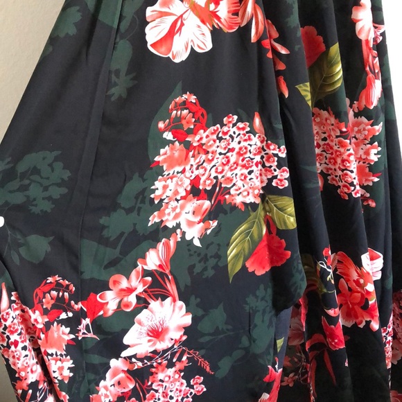 🛑SOLD🛑🔥LAST ONE🔥Open back Maxi Beauty dress - Picture 6 of 8